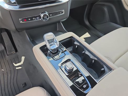 Used 2026 Volvo XC90 B5 Core w/ Protection Package Premier AWD/4WD image 28