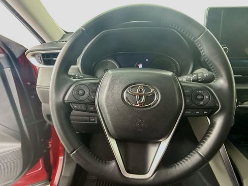 Used 2024 Toyota Venza LE AWD/4WD image 11