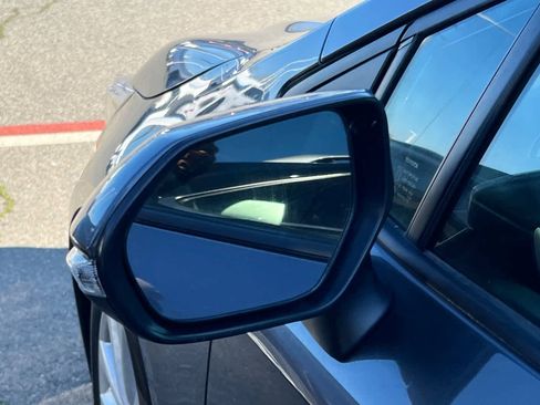 Used 2025 Toyota Corolla SE image 18