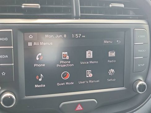 Used 2025 Kia Soul LX w/ LX Technology Package FWD image 24