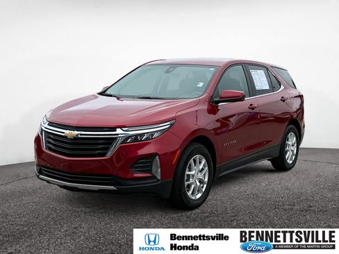 Used 2022 Chevrolet Equinox LT w/ LPO, Floor Liner Package image 1