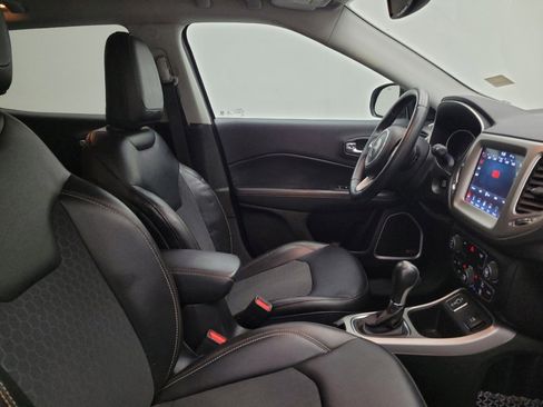 Used 2019 Jeep Compass Latitude w/ Popular Equipment Group FWD image 21