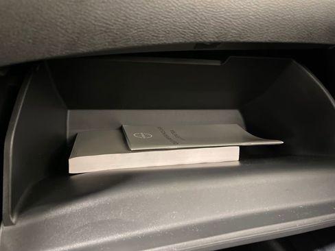 Used 2022 Nissan Sentra SR w/ SR Premium Package image 25