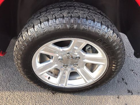 Used 2021 RAM 1500 Tradesman w/ Chrome Appearance Group image 16