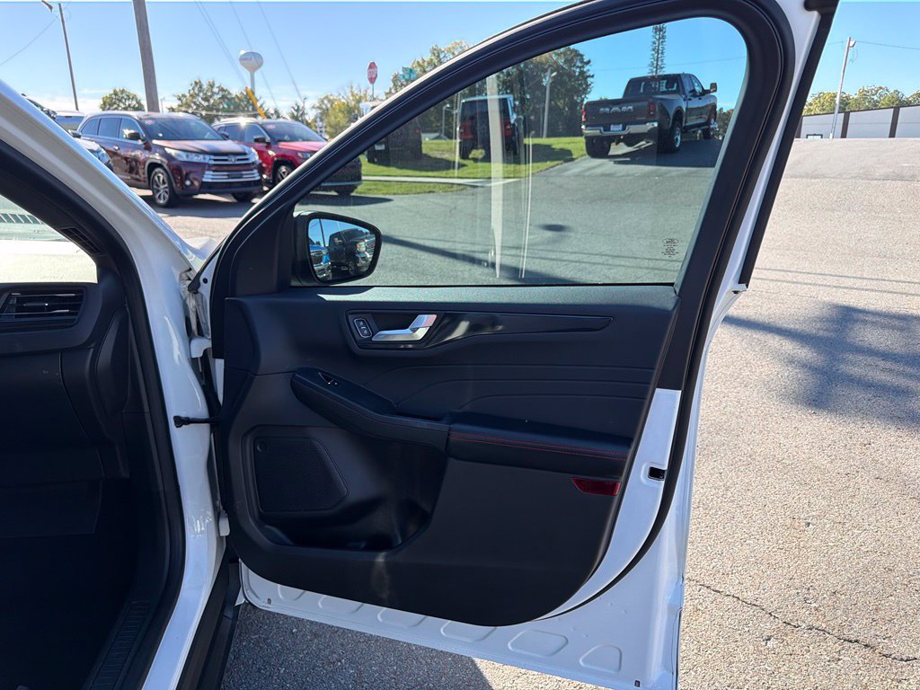 Used 2023 Ford Escape ST-Line w/ Tech Pack #1 FWD image 30