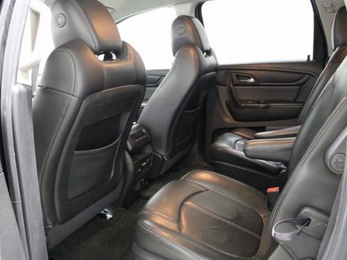 Used 2014 Chevrolet Traverse LT image 16