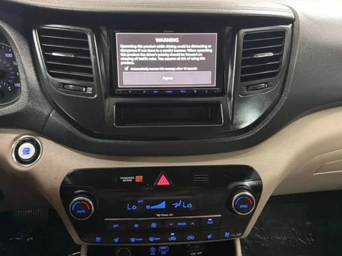 Used 2016 Hyundai Tucson Limited w/ Option Group 03 FWD image 14