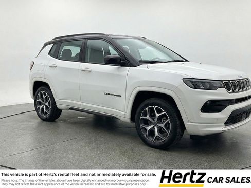 Used 2025 Jeep Compass Limited image 1