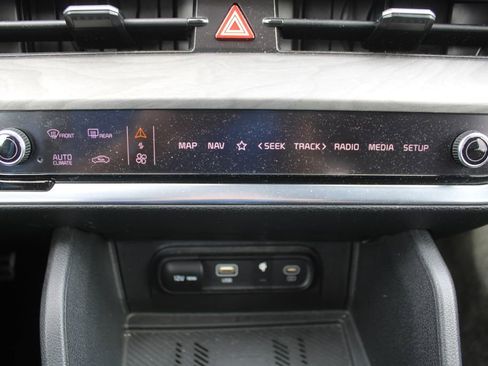 Certified 2024 Kia Sportage X-Pro Prestige image 43