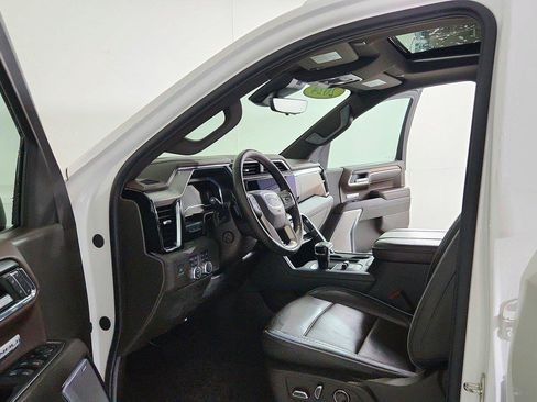 Used 2024 GMC Sierra 1500 Denali w/ Technology Package AWD/4WD image 17