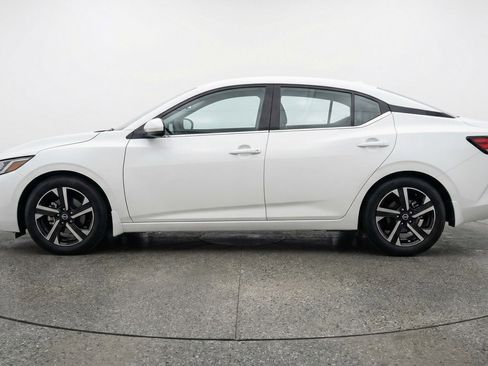 Used 2025 Nissan Sentra SV image 5
