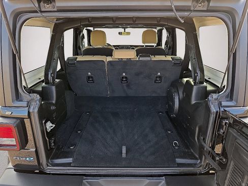 Used 2023 Jeep Wrangler Unlimited AWD/4WD image 15