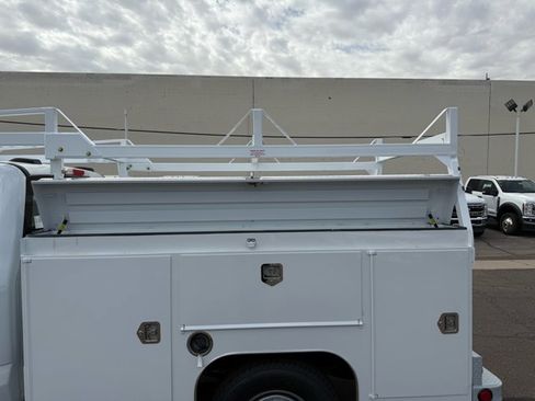 New 2026 Ford F250 XL w/ XL Chrome Package image 15