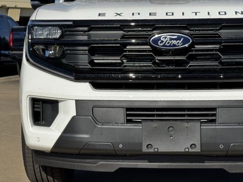 New 2025 Ford Expedition Active image 7