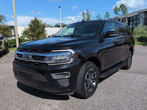 Used 2024 Ford Expedition XLT RWD image 2