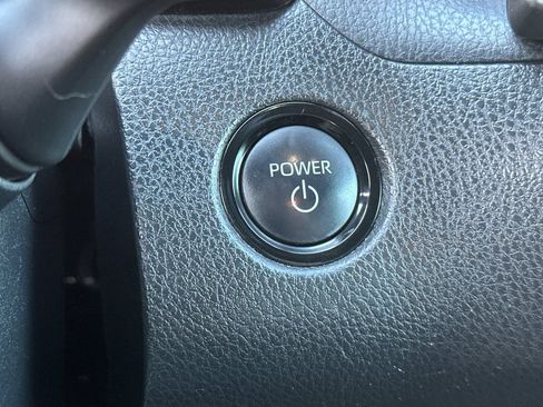 Used 2025 Toyota Camry SE image 23