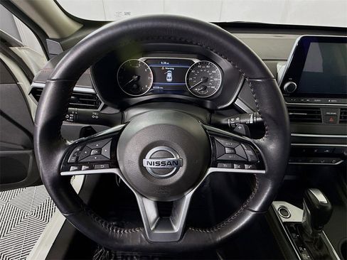 Certified 2021 Nissan Altima 2.5 SR image 19