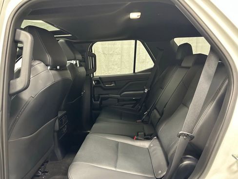 Used 2025 Toyota 4Runner Limited AWD/4WD image 45