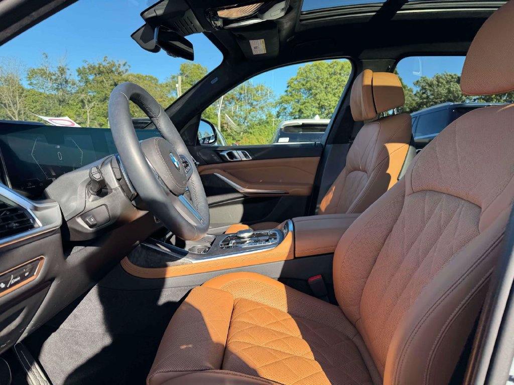 Used 2026 BMW X7 xDrive40i w/ M Sport Package AWD/4WD image 15