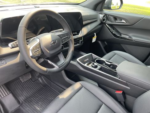 Used 2026 Chevrolet Equinox LT w/ Convenience Package II AWD/4WD image 9