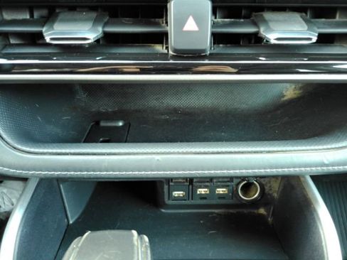 Used 2021 Toyota Highlander XLE image 51