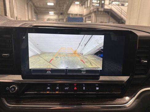 Used 2023 GMC Sierra 1500 SLE image 24