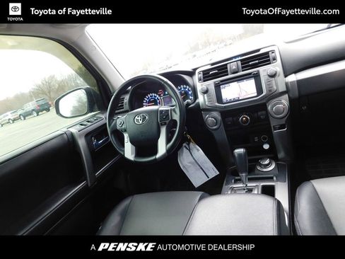 Used 2016 Toyota 4Runner SR5 Premium image 3