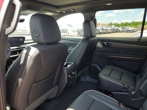 New 2026 Buick Enclave Avenir w/ Super Cruise Package FWD image 10