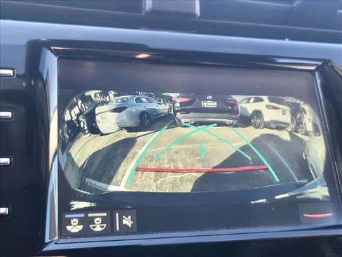 Used 2018 Toyota Camry XSE image 11