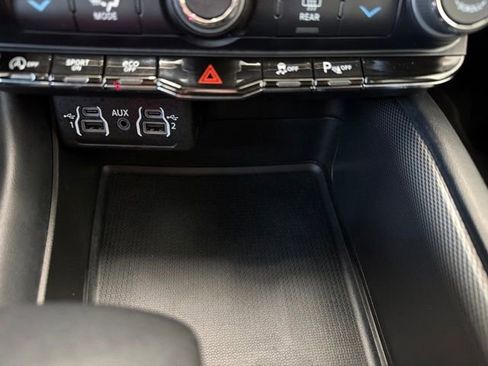 Used 2023 Dodge Durango GT AWD/4WD image 14