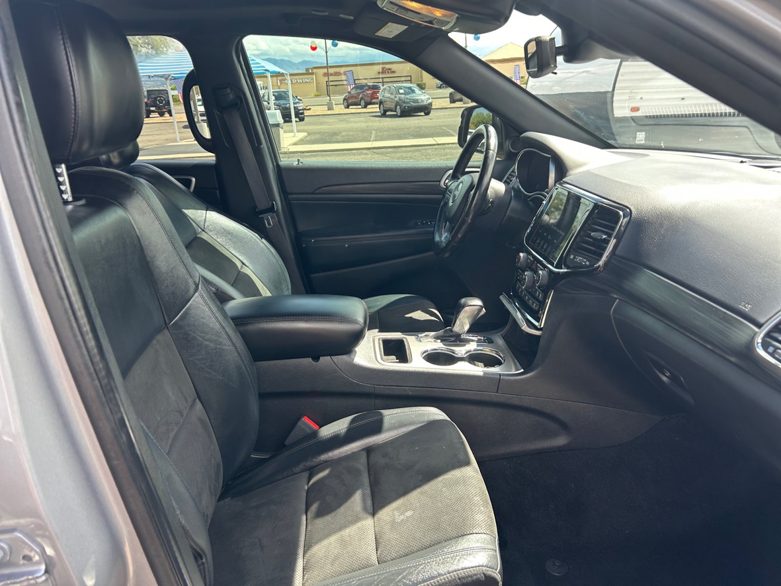 Used 2021 Jeep Grand Cherokee Laredo X AWD/4WD image 19