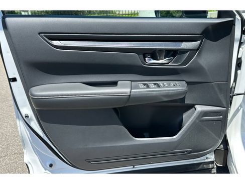 Certified 2025 Honda CR-V Sport image 11