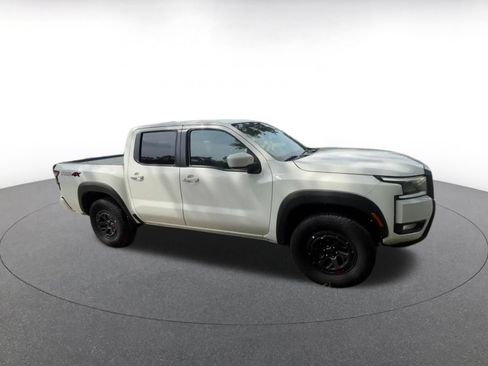 Used 2026 Nissan Frontier PRO-4X AWD/4WD image 2