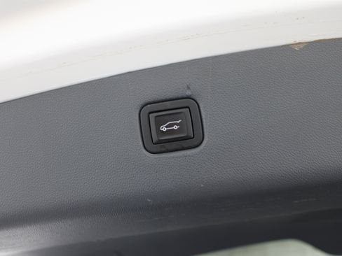 Used 2020 Chevrolet Blazer LT AWD/4WD image 24