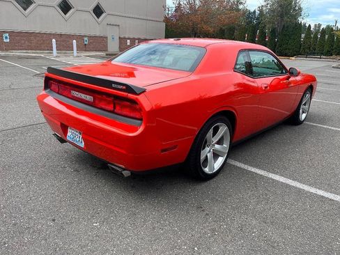 Used 2009 Dodge Challenger SRT8 RWD image 3