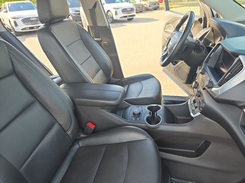 Used 2024 GMC Terrain SLT AWD/4WD image 10