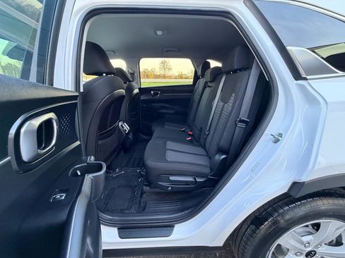 Used 2021 Kia Sorento LX FWD image 22