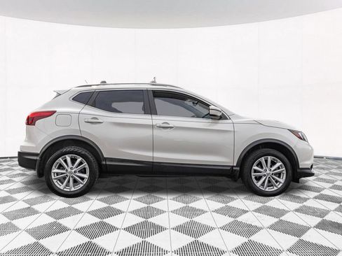 Used 2018 Nissan Rogue Sport SV w/ SV All-Weather Package AWD/4WD image 10