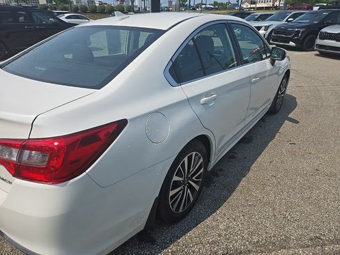 Used 2019 Subaru Legacy 2.5i Premium w/ Popular Package #2A AWD/4WD image 3