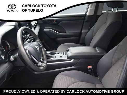 Used 2022 Toyota Highlander L image 11