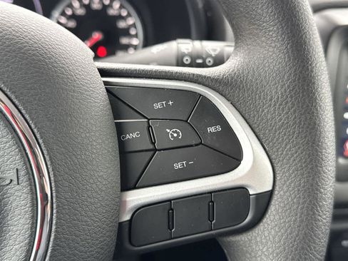 Used 2020 Jeep Renegade Sport image 20