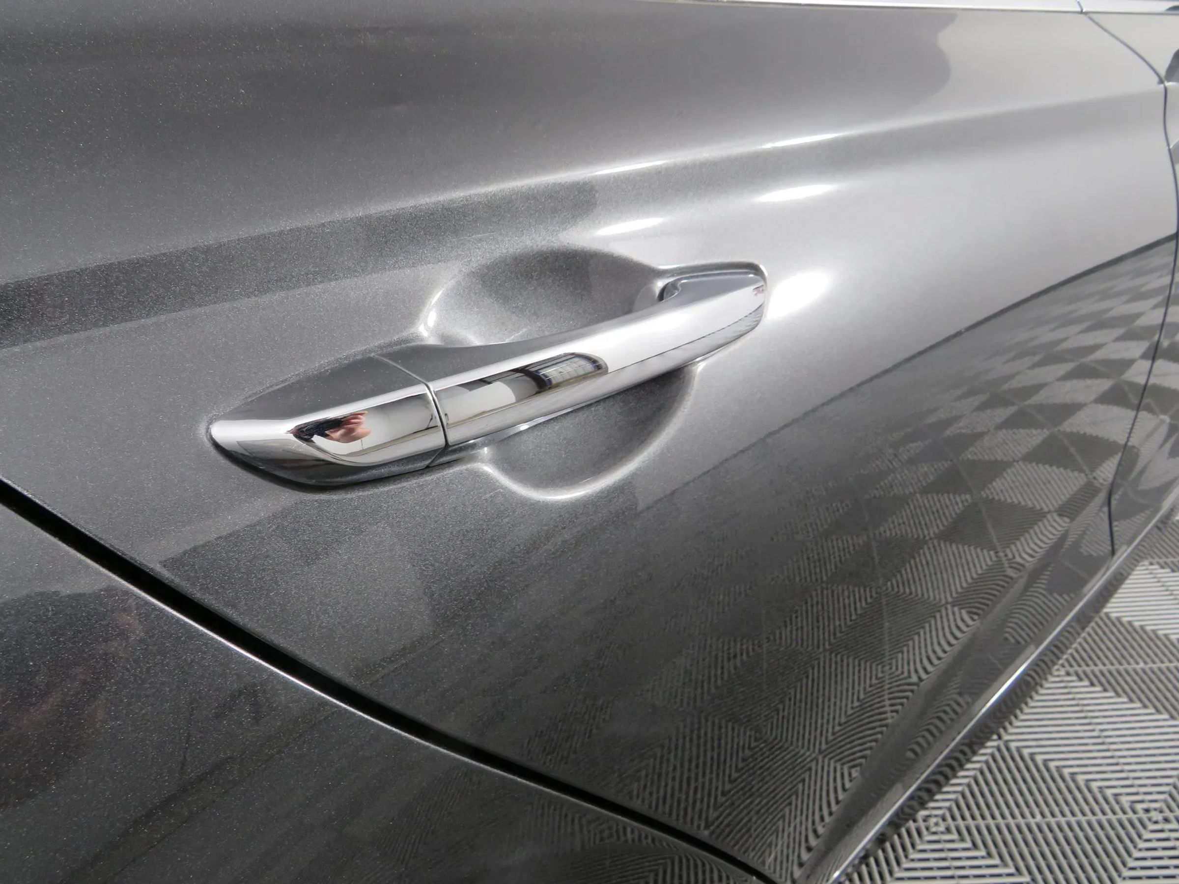 Used 2019 Genesis G70 2.0T Advanced AWD/4WD image 31