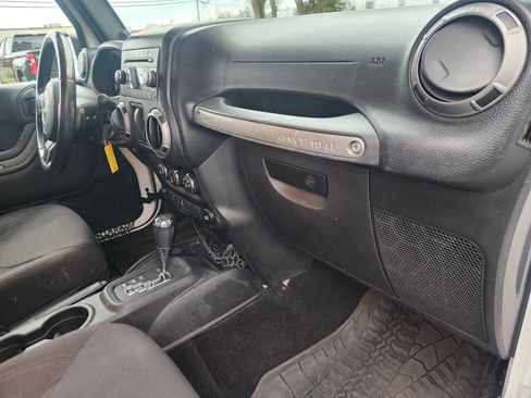 Used 2014 Jeep Wrangler Sport w/ Quick Order Package 24S image 33