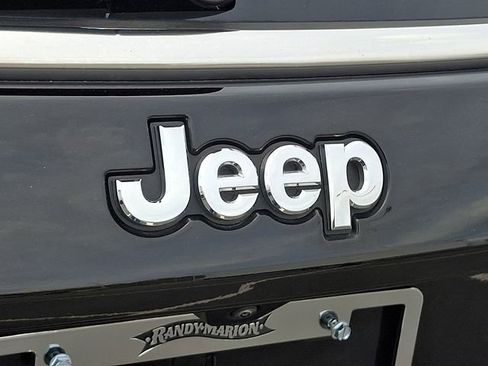 Used 2024 Jeep Compass Latitude AWD/4WD image 30