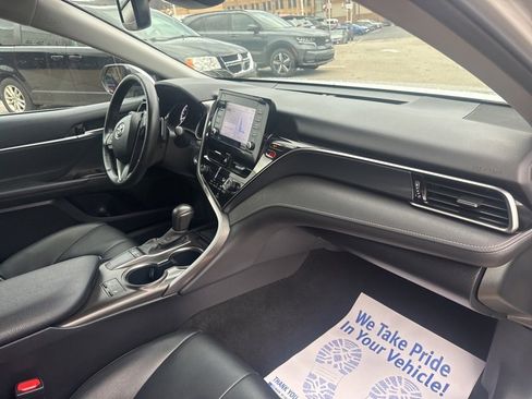 Used 2024 Toyota Camry SE image 14