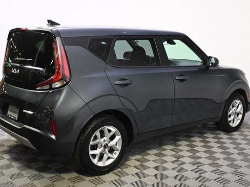 Used 2025 Kia Soul LX w/ LX Technology Package FWD image 7