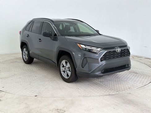 Used 2025 Toyota RAV4 LE AWD/4WD image 7