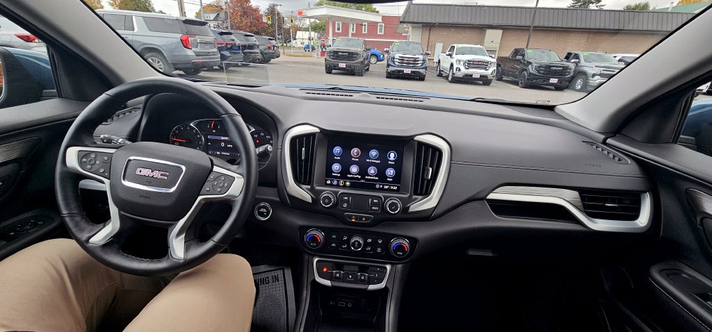 Used 2024 GMC Terrain SLT w/ Tech Package AWD/4WD image 14