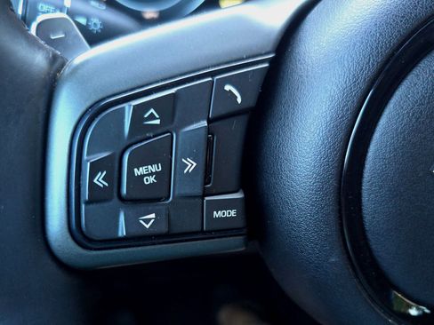 Used 2016 Jaguar F-TYPE R image 89