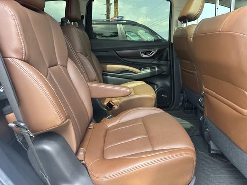 Used 2024 Subaru Ascent Touring AWD/4WD image 10